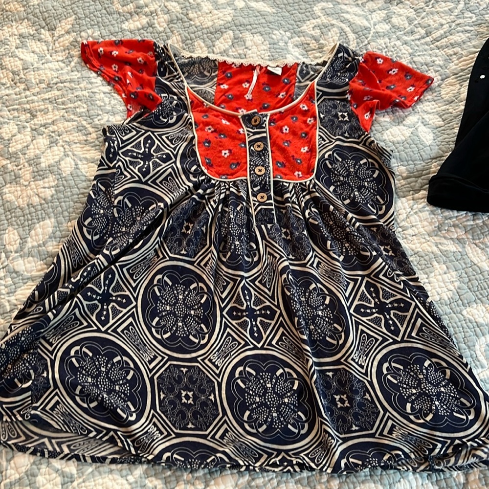 8/$20  Ric Rac Anthropologie flutter sleeve flow top Small.